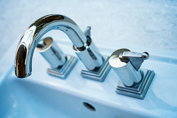 Choosing Bathroom Faucets for Home Style