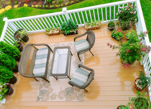 Choosing the Perfect Material for Your DIY Dream Deck