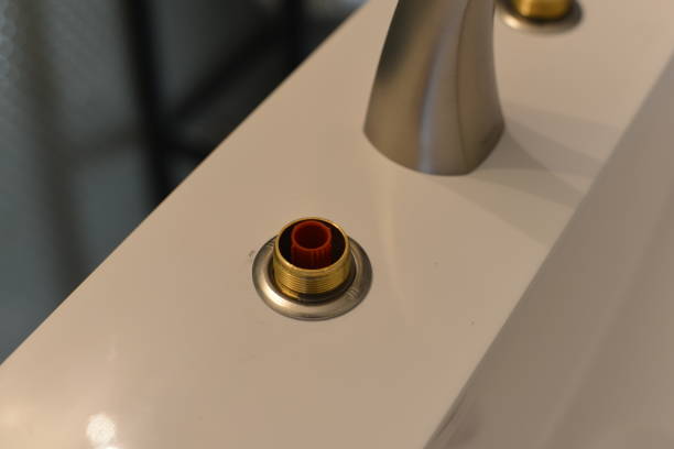 Ceramic vs. Metal Faucet Valves: Which One Is Right for Your Sink?