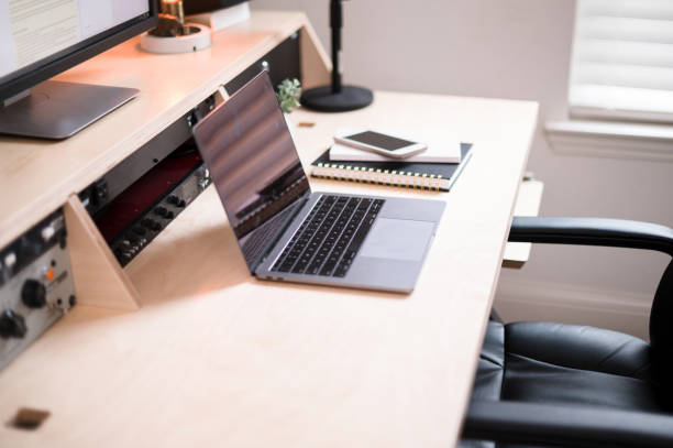 How to Build Your Own Simple Floating Desk