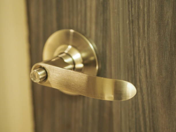 The Art of Proportion: A Guide to Choosing the Right Door Handle Size