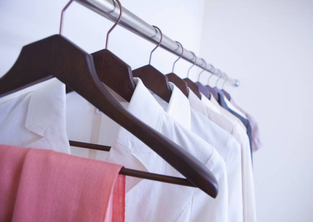 How to Install a Closet Rod Without Drilling Holes