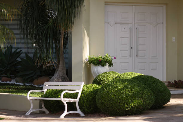 The Perfect Height for Your DIY Entryway Bench