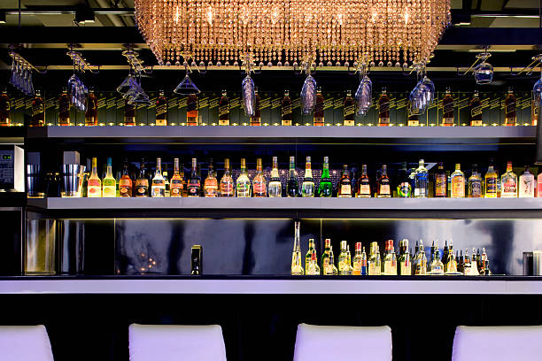 The Right Bar Cabinets and Carts for Your Home