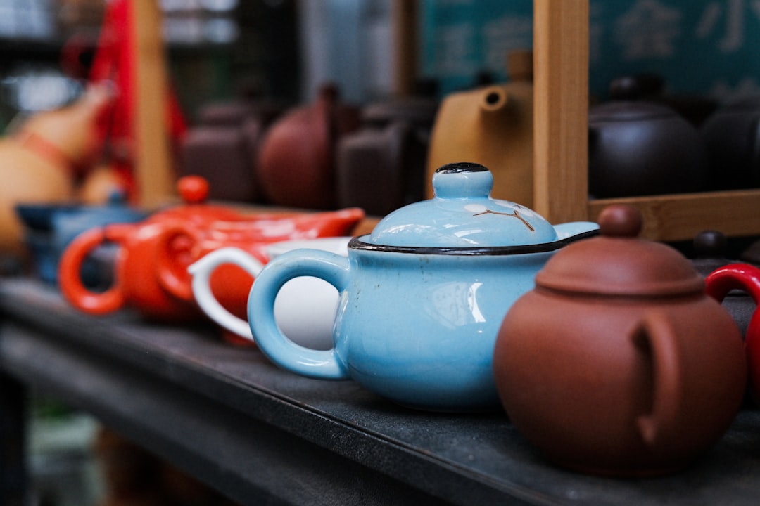The Art of Safely Hand-Painting Ceramic Dishes