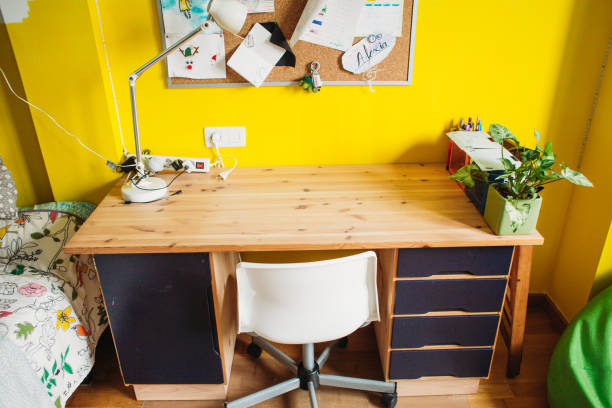 The Easiest DIY Desk for Beginners