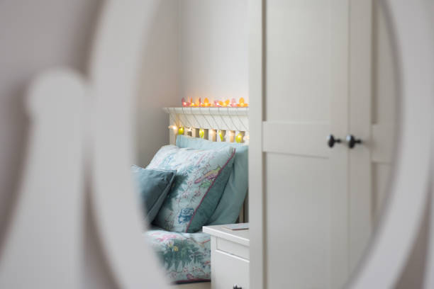 Smart Solutions for Maximizing Storage in a Small Bedroom
