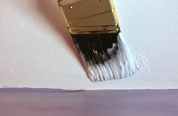 The Art of Painting Moulding for a Flawless Finish