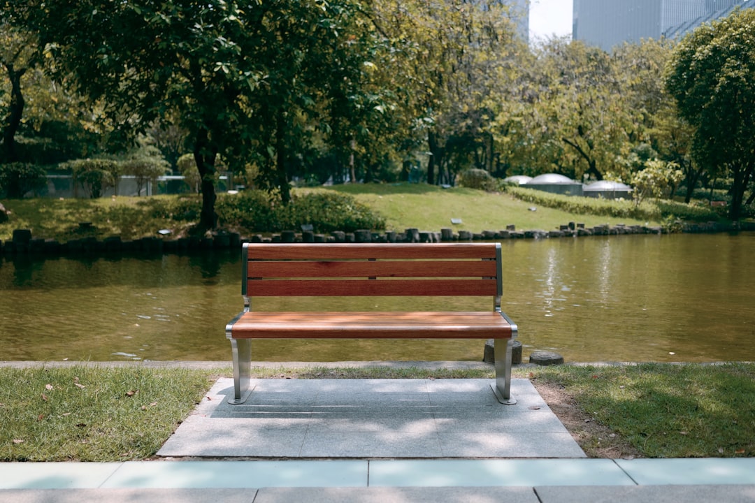 How to Waterproof an Outdoor Bench: A Complete Guide for Long-Lasting Wood
