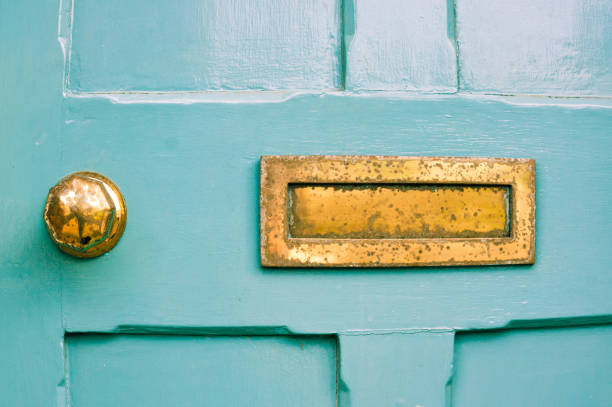 How to Fix a Loose Lamp Socket: A Safe DIY Guide for Homeowners
