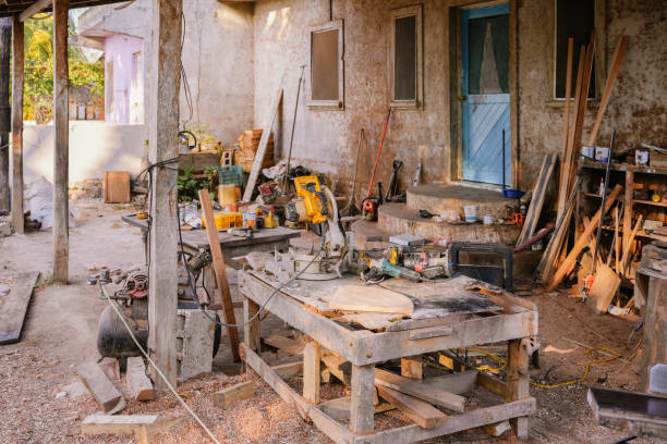 Building a Sturdy Utility Table from Scrap Lumber
